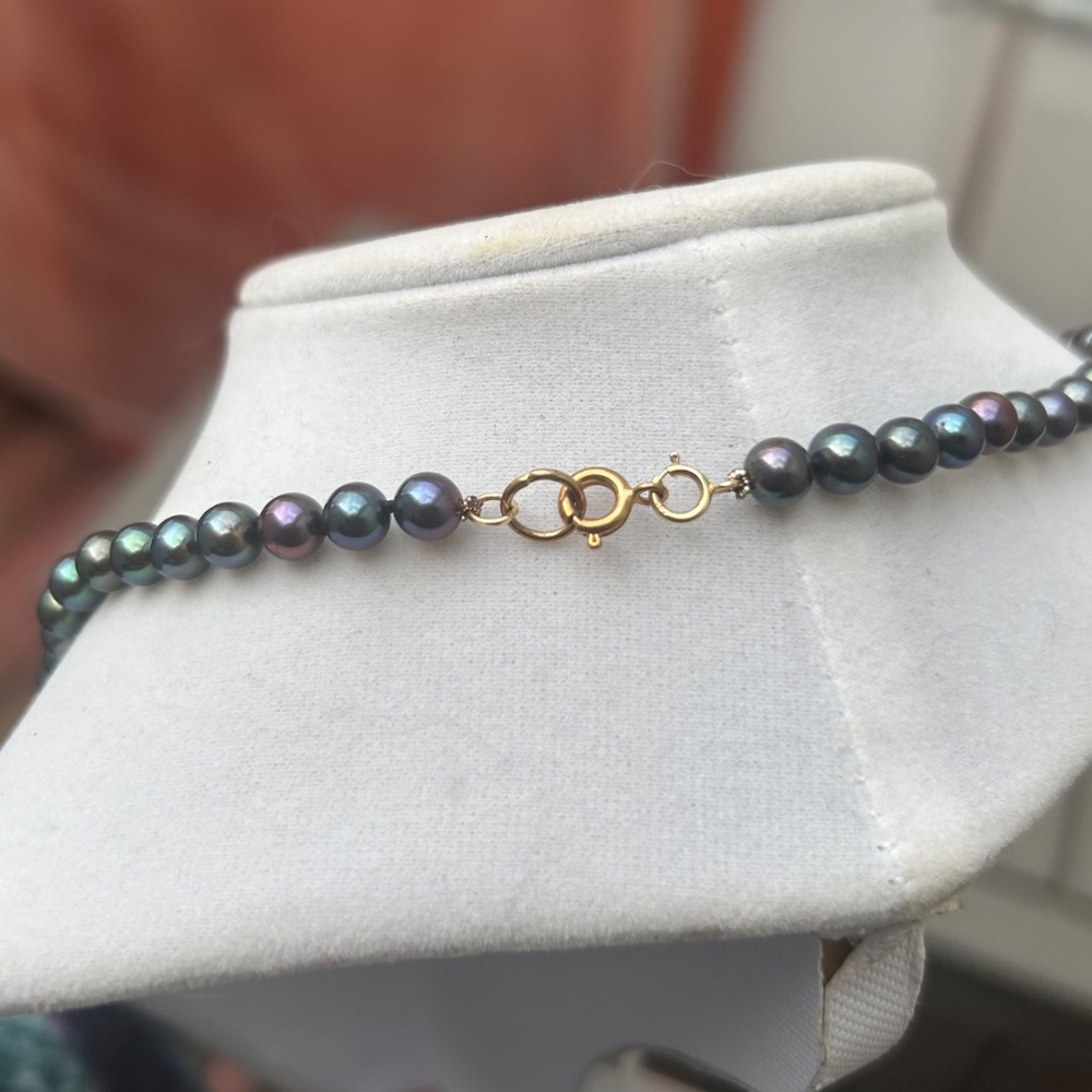 Gorgeous 18" genuine pearl necklace, multihued - Picture 2 of 3